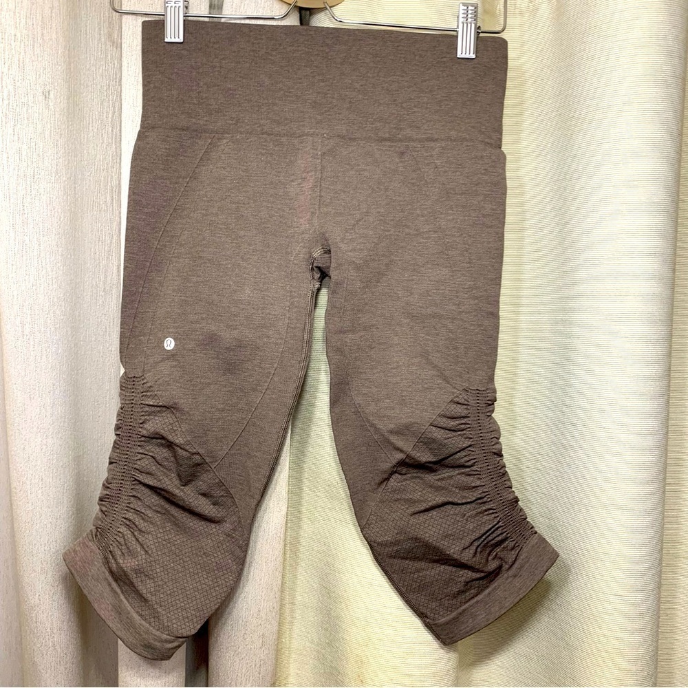 Lululemon In The Flow Crop II Capris Legging 6 Yoga Dance Gym Casual minimalist - Picture 12 of 13